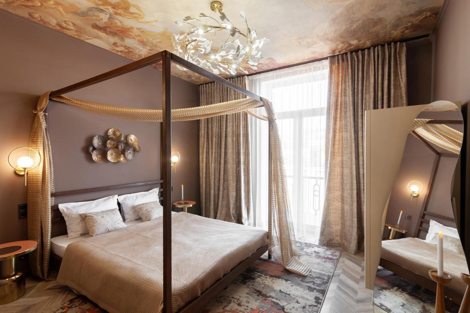Royal Aparts Multi Lviv Bagian luar foto